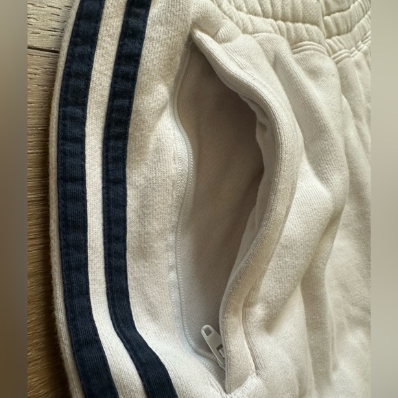 ADIDAS SWEATPANTS Size M - Picture 8 of 9